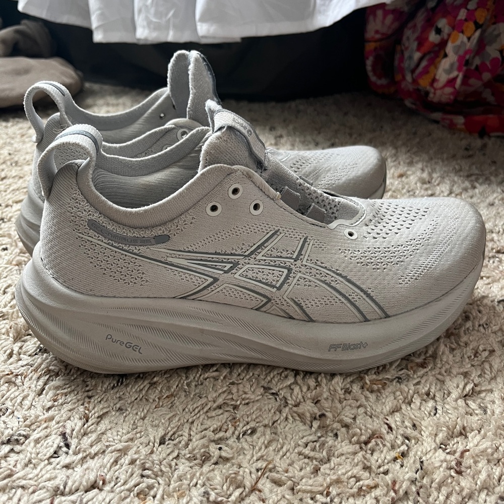 Gray Asics Gel Nimbus 26 Running Shoes